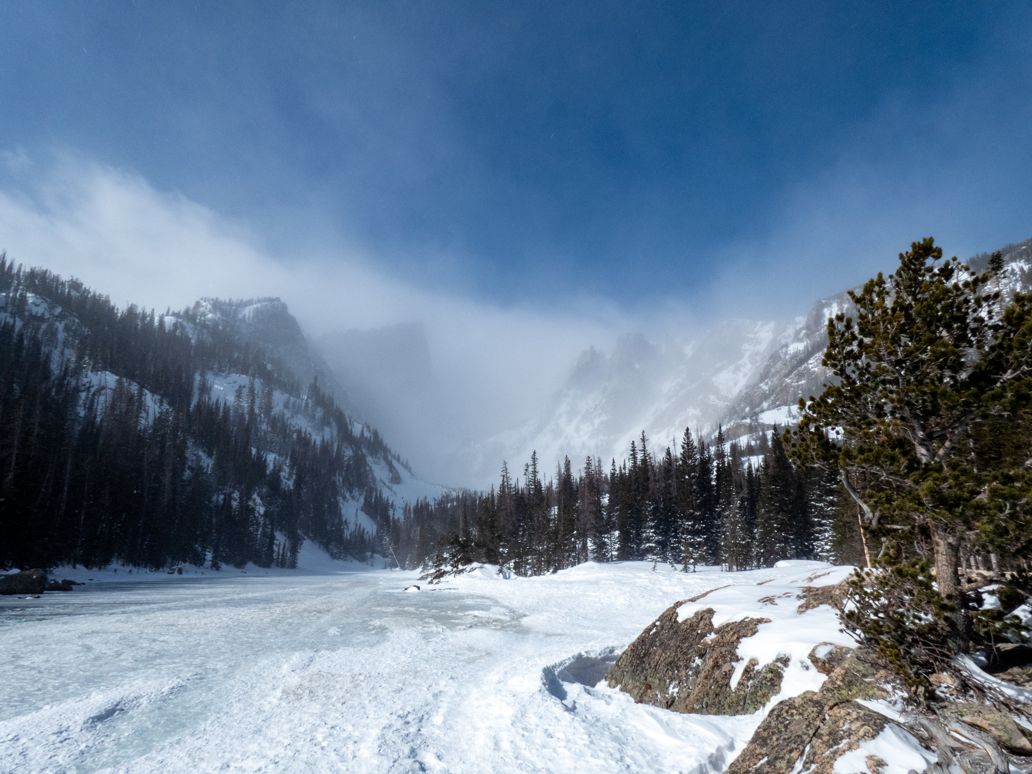 Snowshoeing to Emerald Lake - Rob's Blog